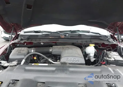 2018 Ram 1500 Express 4X2 6'4 Box из США, поврежденный, VIN 1C6RR6FG6JS244902